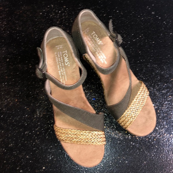 toms embroidered shoes